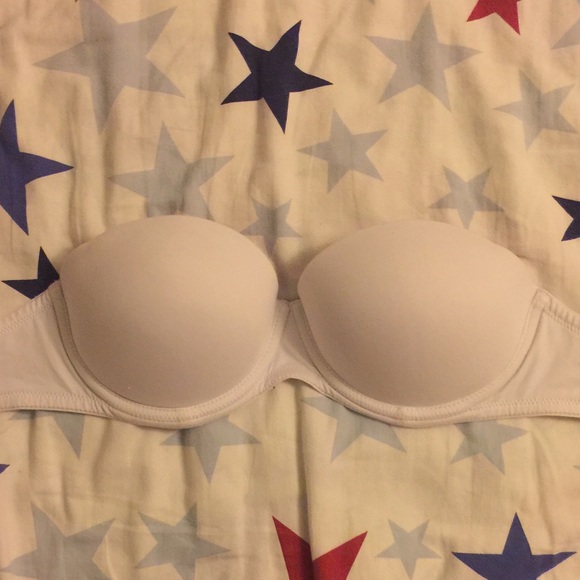Pink VS Strapless everyday push-up bra - Picture 1 of 3